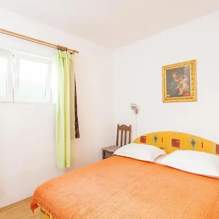 With A Parking Space - 15445